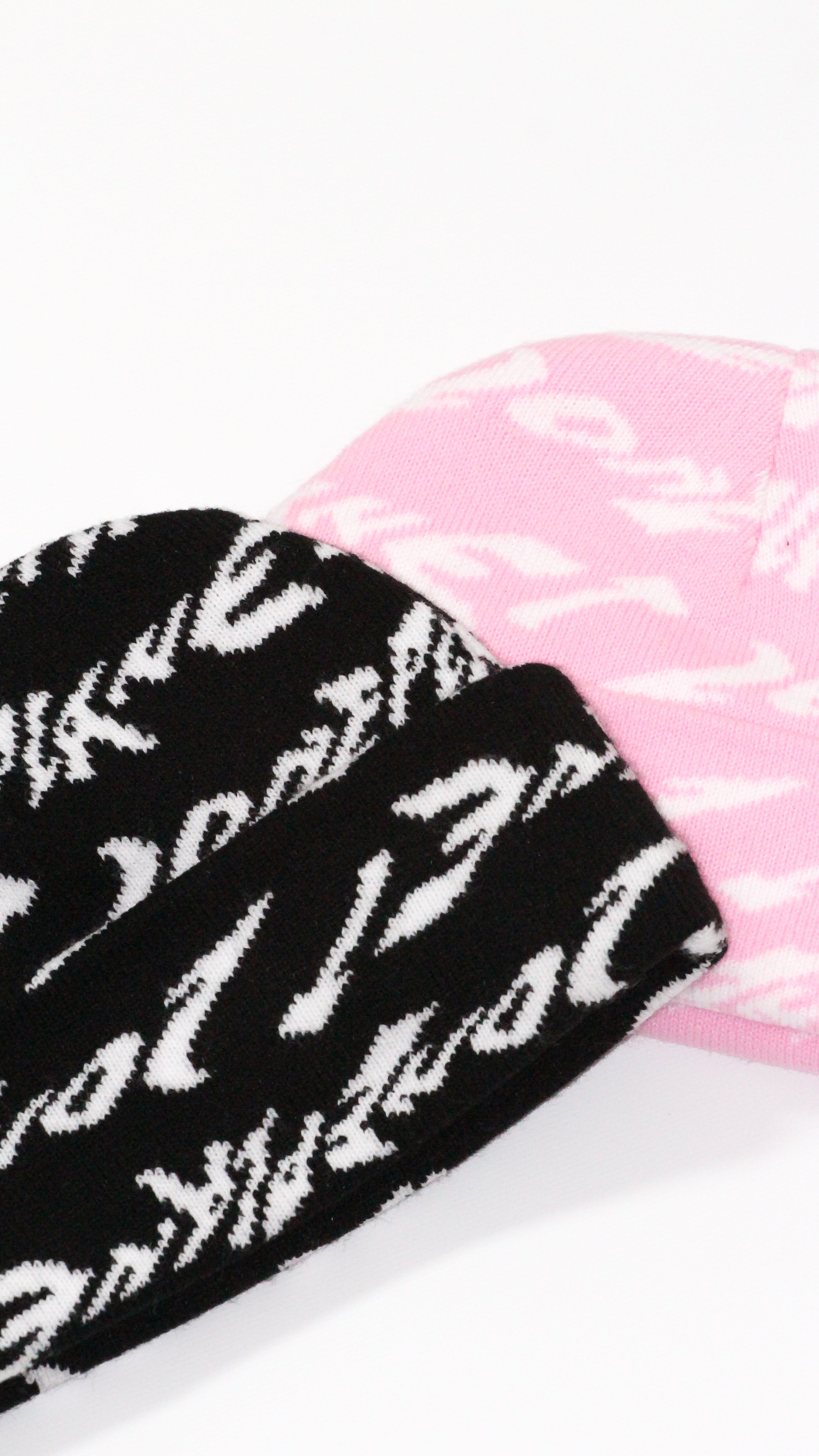 DISTORT BEANIE - BLACK image 2